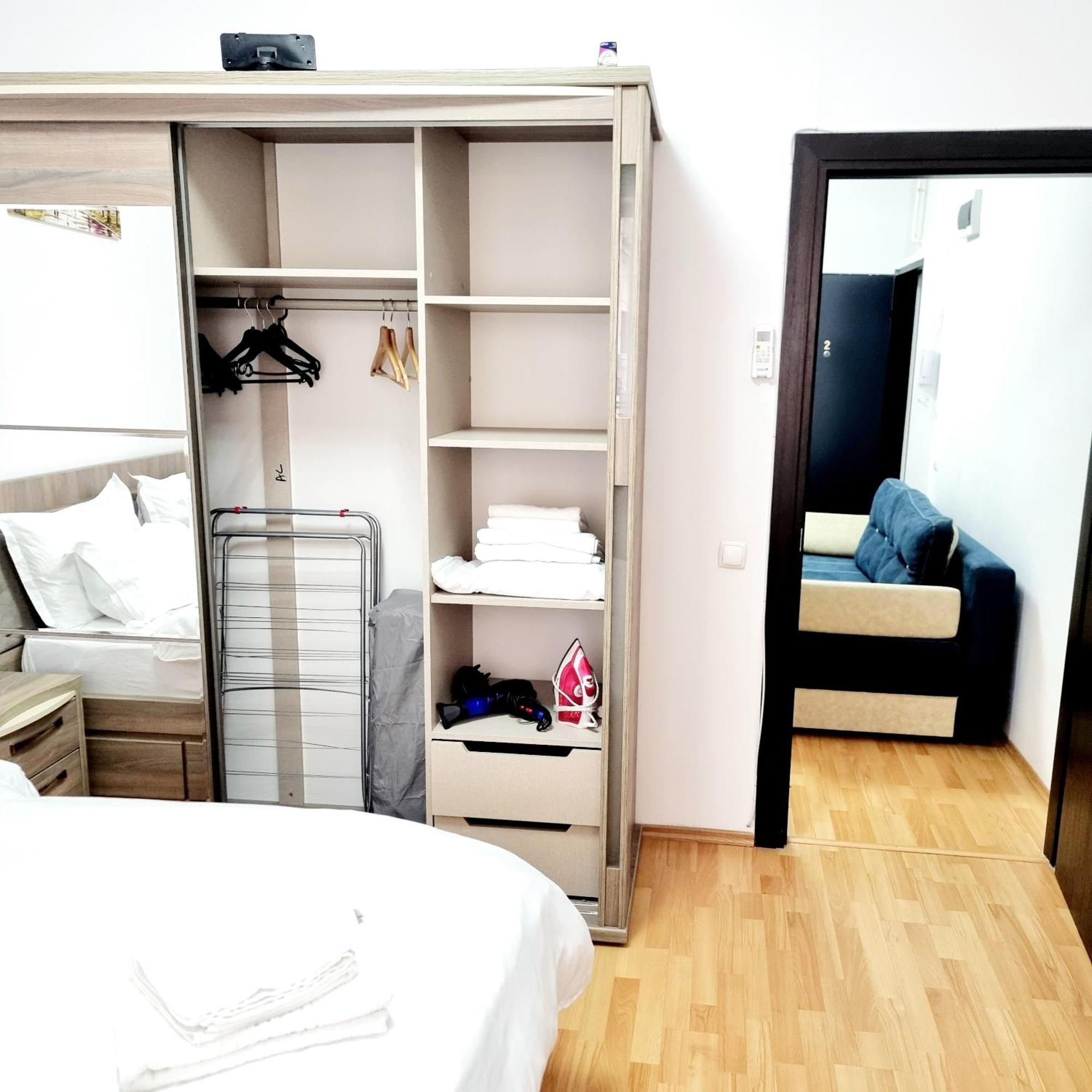 Ferienwohnung Steps2 Old Town & Metro - The Adventure Bukarest Exterior foto